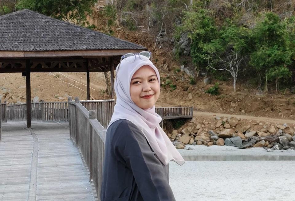 Nurhidianti, mahasiswI Program Studi Pendidikan Agama Islam (PAI) Universitas Islam Negeri (UIN) Mataram, sukses meraih Juara Terbaik 1 pada Lomba Musabaqah Tilawatil Qur'an (MTQ) Internasional Mahasiswa.