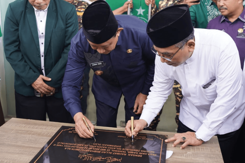 Gubernur Gorontalo, Gusnar Ismail BersamaKetua Umum PBNU, Yahya Cholil Staquf ( Foto Istimewa)