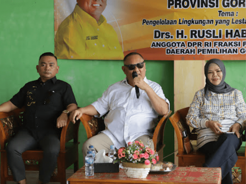 Rusli Habibie Bersama Wakil Gubernur Gorontalo ( Idah Syaidah) dan Wakil Ketua DPRD Bone Bolango ( Pedro Bau)
