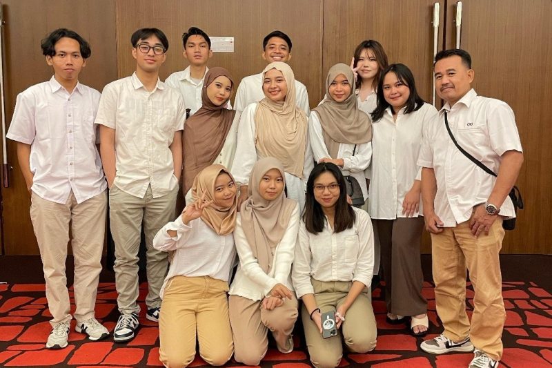 (Foto bersama tim CG Interior) Sumber: dokumentasi pribadi, 2025