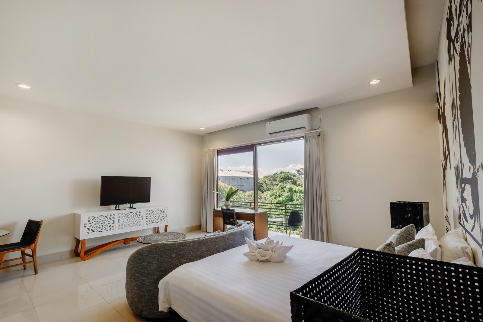 Amelia D Art Deco Suites