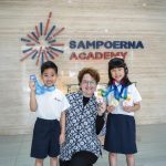 Dokumentasi Pribadi : Jeremie dan Maggie The Bersama Dr. Adelina Evadne Holmes, Kepala Sekolah Sampoerna Academy