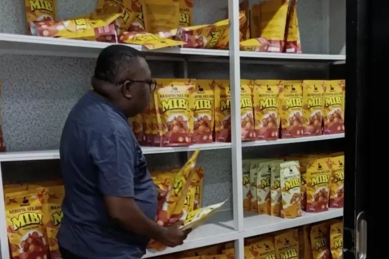 ARK saat kunjungi hasil Olahan mama-mama papua di Kios Konservasi Kota Sorong