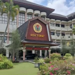 Foto: Tampak depan gedung Rektorat kampus Universitas Mataram