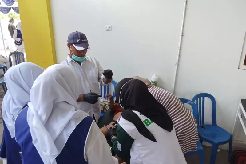 Foto: Kegitan sunat massal gratis oleh IWAPI dan Baznas Kota Bima (Eldan Kabar Baru)