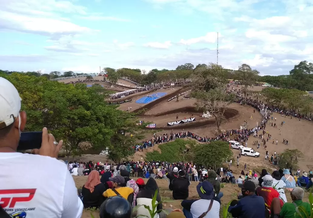 Foto: Tampak lintasan Sikut MXGP yang berada di Samota Sumbawa ( Aba Arif/Kabar Baru).