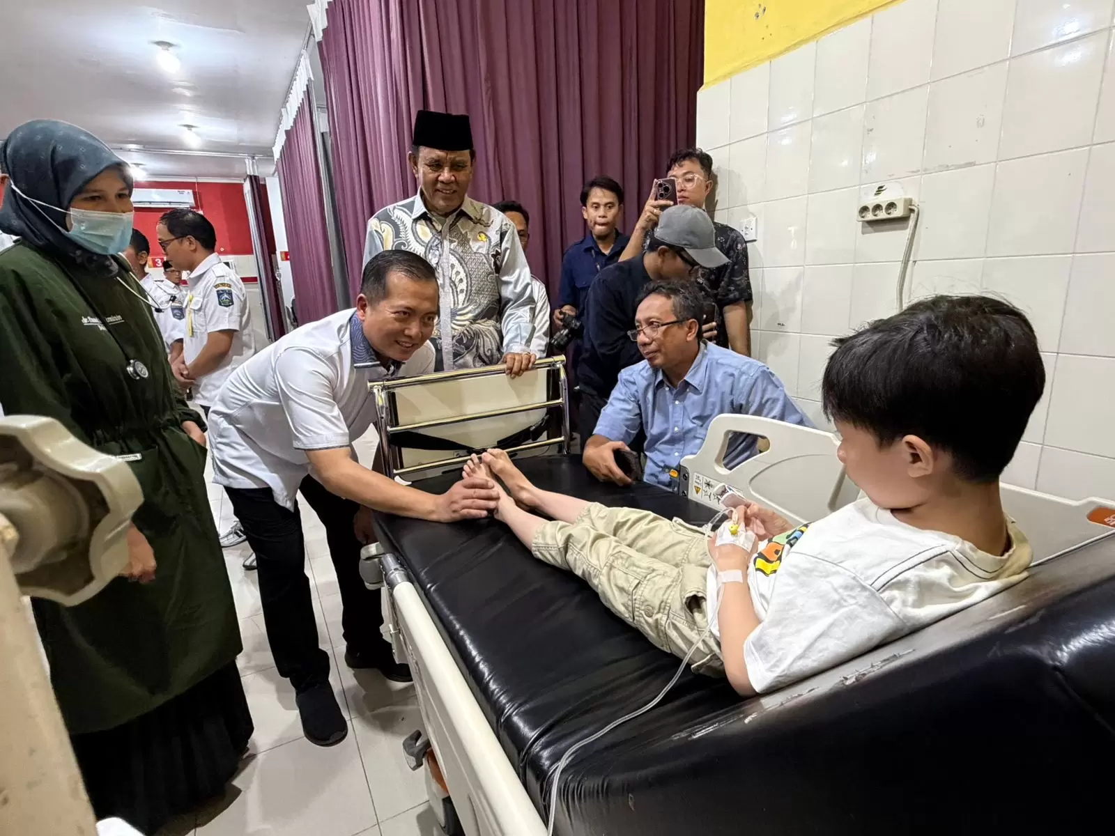 Foto: Gubernur Nusa Tenggara Barat (NTB) Dr. Lalu Muhamad Iqbal, meninjau progres pembangunan fasilitas di Rumah Sakit Umum Daerah (RSUD) Manambai Abdulkadir.