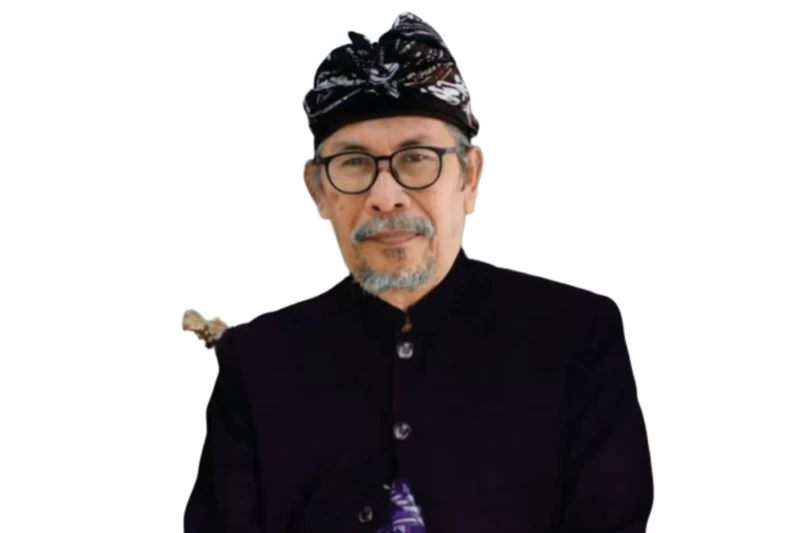 Pengerakse Agung Majelis Adat Sasak (MAS), Dr. H. Lalu Sajim Sastrawan, SH. (Foto: Aba Arif Kabar Baru)