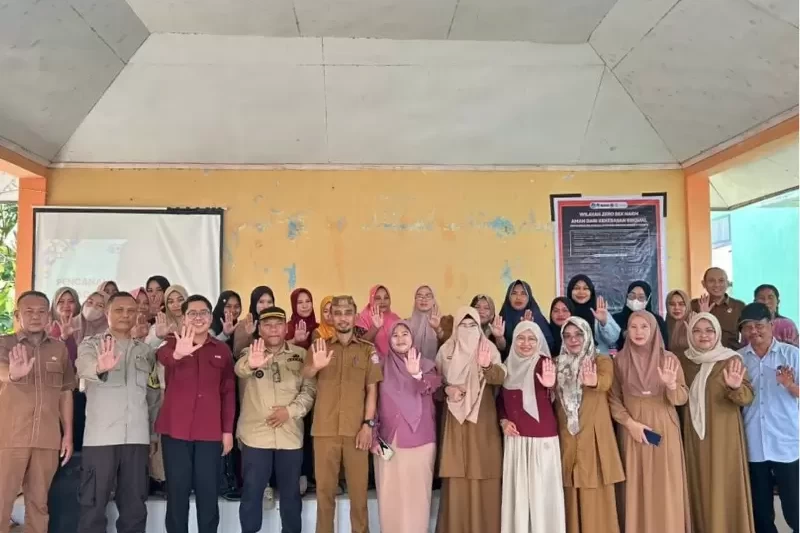 Tim Pengabdian Masyarakat UNG dan Pemerintah Desa Padengo