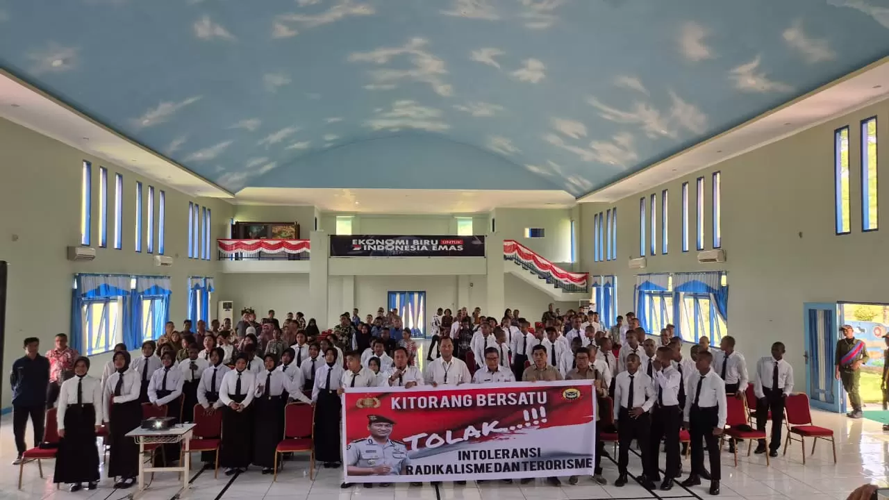 KBP Guntur Adriyanto, S.Si., M.Si berforo bersama para Taruna:i