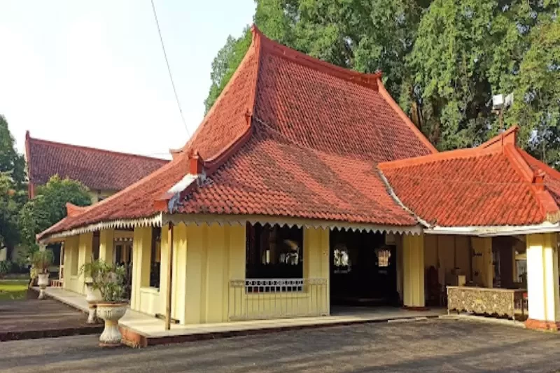 Museum-Keraton-Sumenep_copy_800x600