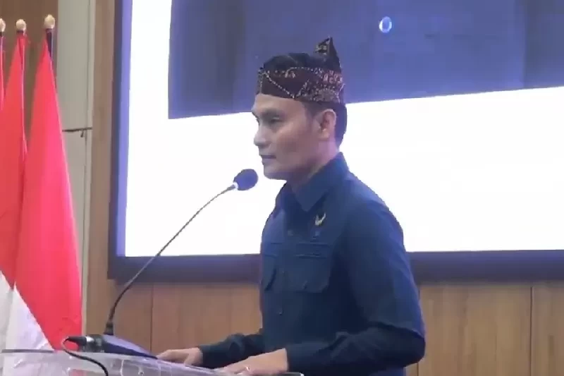 Screenshot_20251117-002048_YouTube_copy_800x600