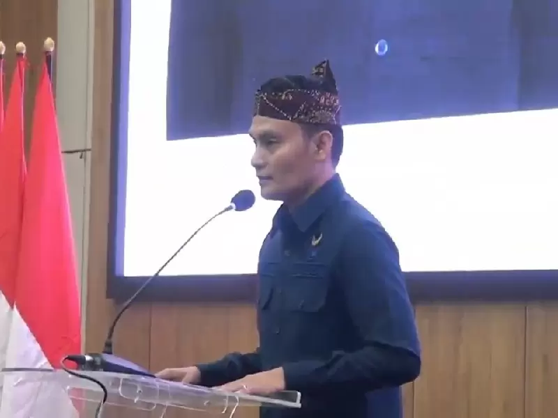 Screenshot_20251117-002048_YouTube_copy_800x600