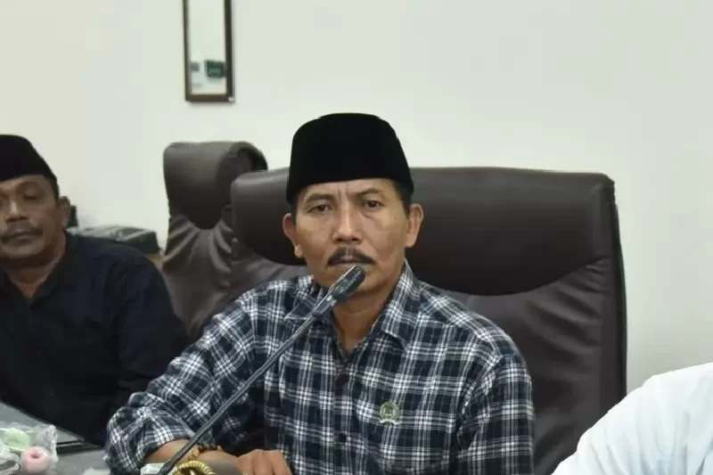 SekretarisKomisiIIAbd.RahmanBesertaAnggotaMelakukanRapatKerjaBersamaDinasKetahananP_copy_800x600