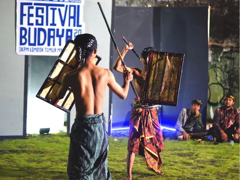 Pagelaran Peresean pada Acara HUT IKPM Lombok Timur Malang Raya yang ke-7