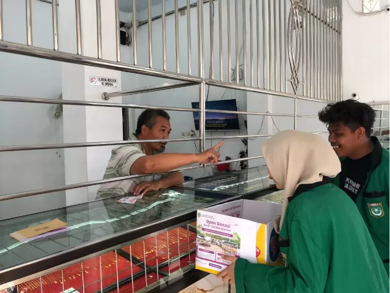 Himmah NWDI KLU Saat Menggelar Penggalangan Dana Korban Bencana Sumatera dan Aceh (Dok. Mulia)