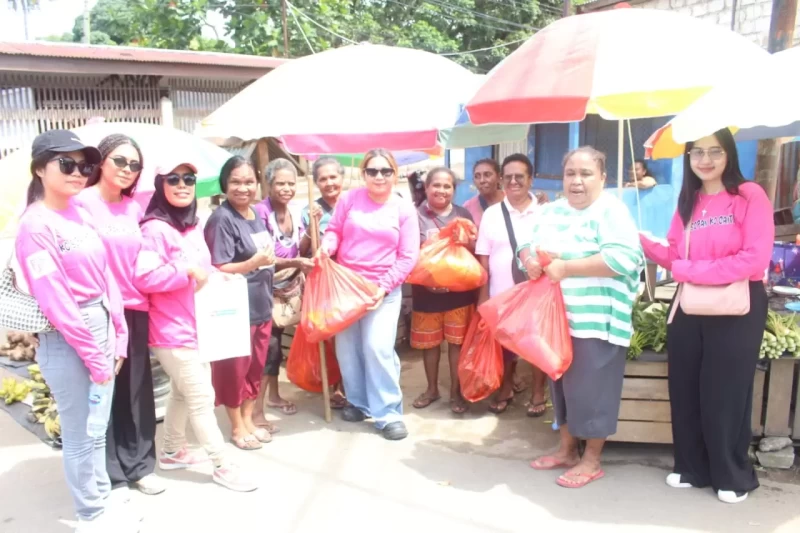 HUT ke-18 FJPI, Forum Jurnalis Perempuan Papua Barat Daya Berbagi Sembako