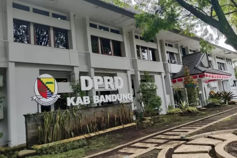 Desain tanpa judul - 2026-01-12T183526.045