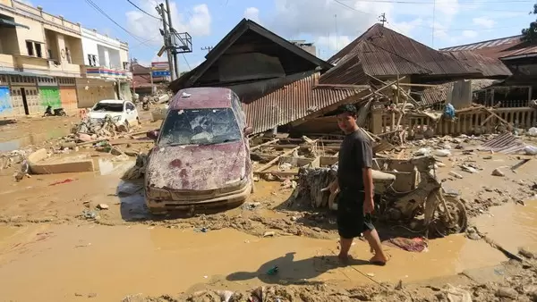 desember-2025-banjir-bandang-dan-longsor-terjang-sumatera-1767084168333_169