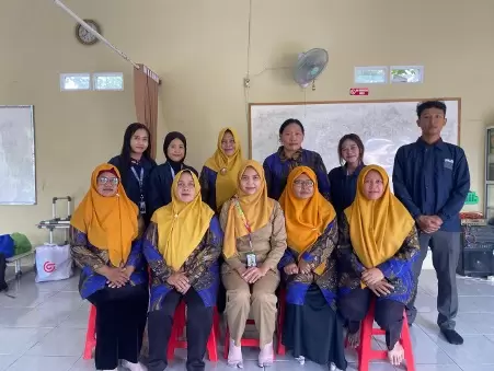 Mahasiswa KKN UPGRIS Kelompok 2