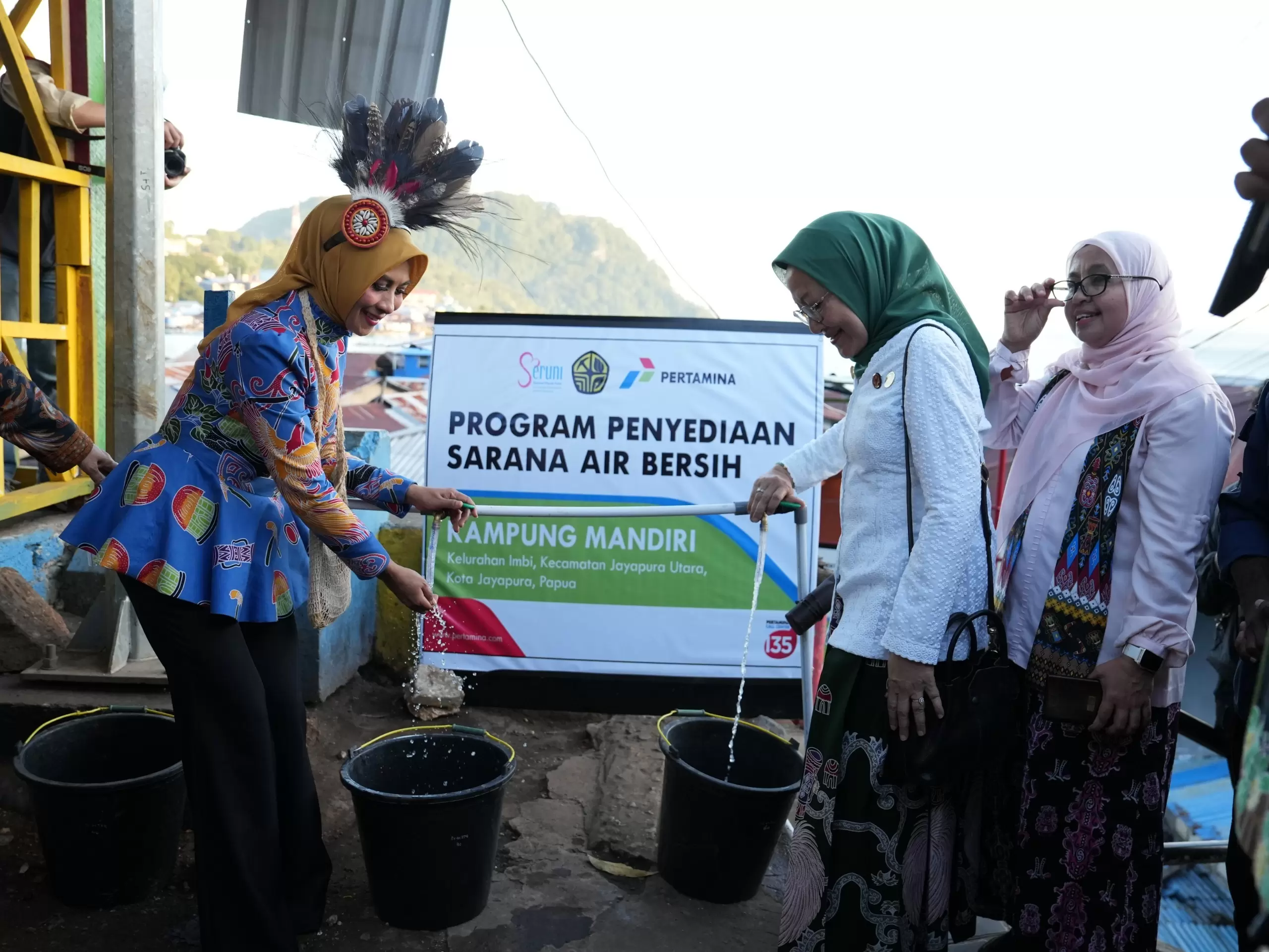 Pertamina dan SERUNI Bangun Akses Air Bersih di Papua