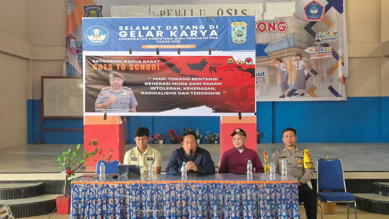 Satgaswil Papua Barat Sosialisasi Bahaya Radikalisme Medsos di SMK Modelink