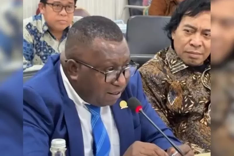 Senator asal Papua Barat Daya Agustinus R Kambuaya