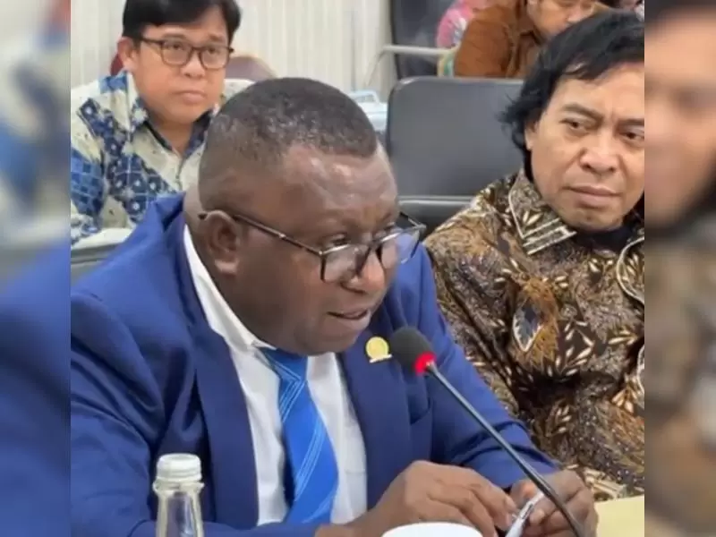 Senator asal Papua Barat Daya Agustinus R Kambuaya