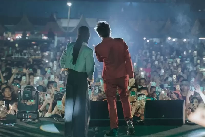 UA103956_copy_800x600