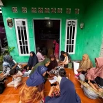 Tim Kawalan Andina Narang menggelar Sosialisasi, serap aspirasi dan Pembagian kacamata baca