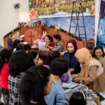 Sosialisasi serta pembagian kacamata baca bagi kelompok lansia GKE Yerusalem