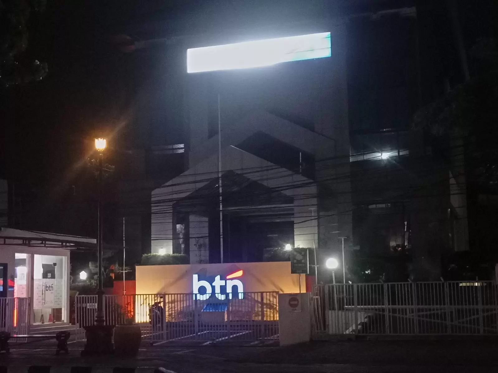 Gedung Bank BTN dikawasan Cakranegara