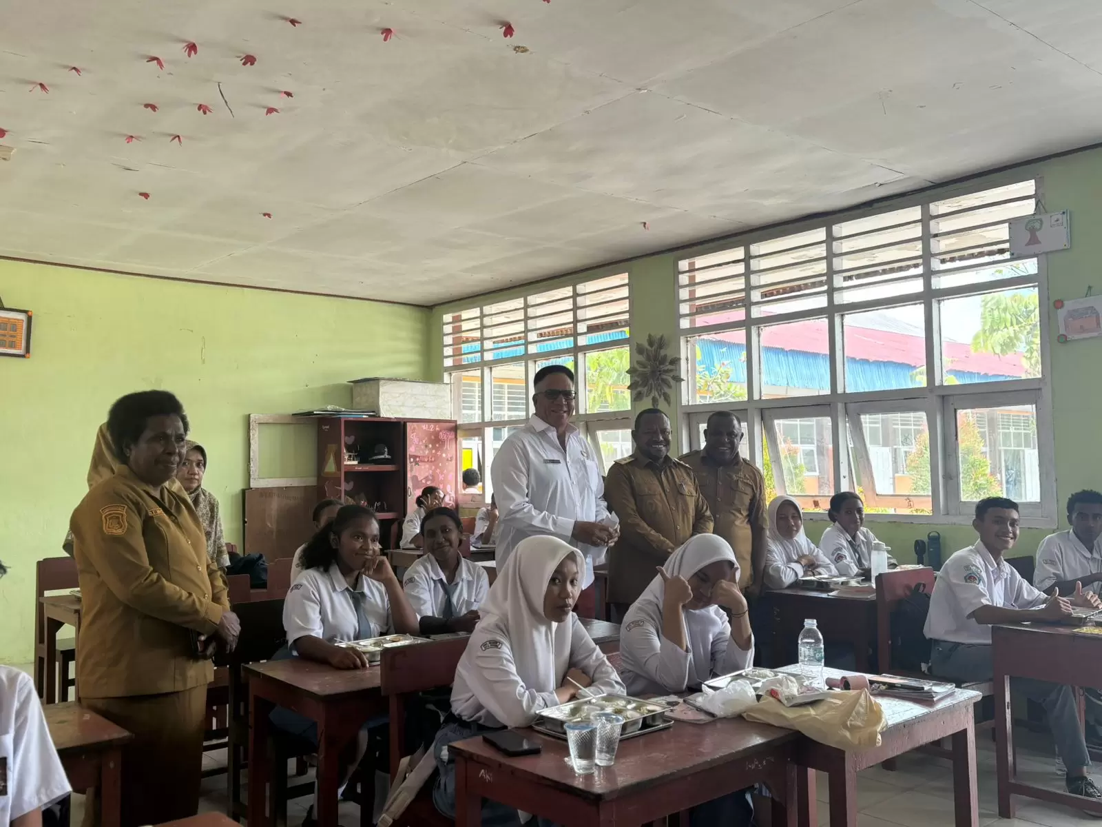 KEP Tinjau Program Makan Bergizi Gratis di SMA Negeri 2 Sorong