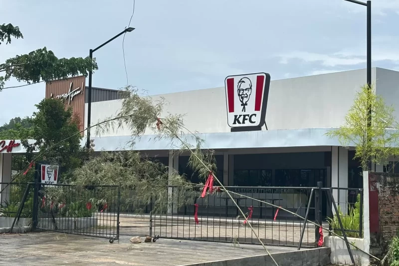 KFC Drive Thru Jalan Ahmad Yani Sorong Dipalang