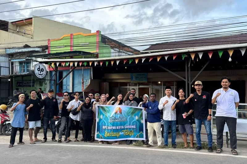 BPC HIPMI Kota Sorong usai Berbagai Takjil