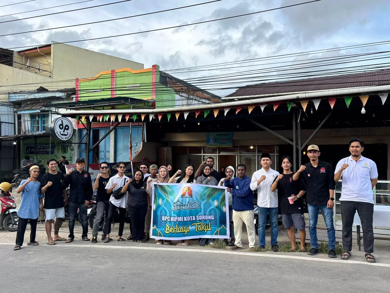 BPC HIPMI Kota Sorong usai Berbagai Takjil