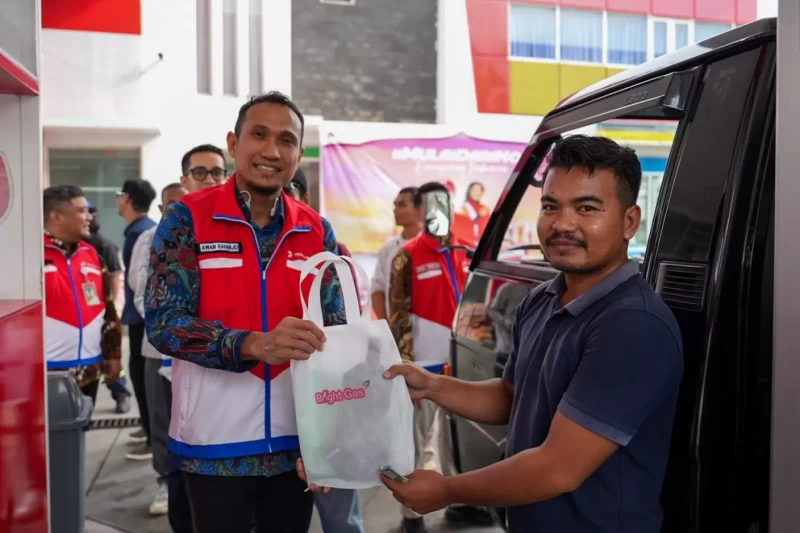 Pertamina Patra Niaga Bagikan Takjil Gratis di 15 SPBU Papua