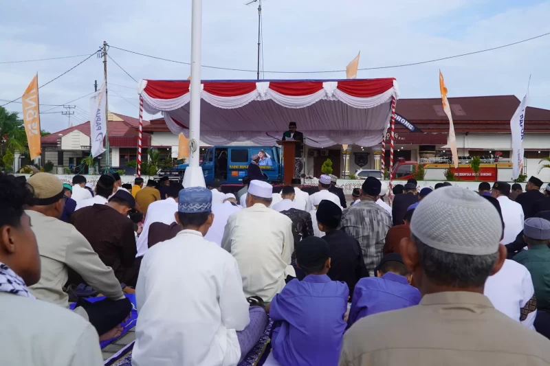 Ribuan Jamaah Salat Idul Fitri Padati Lapangan Wali Kota Sorong