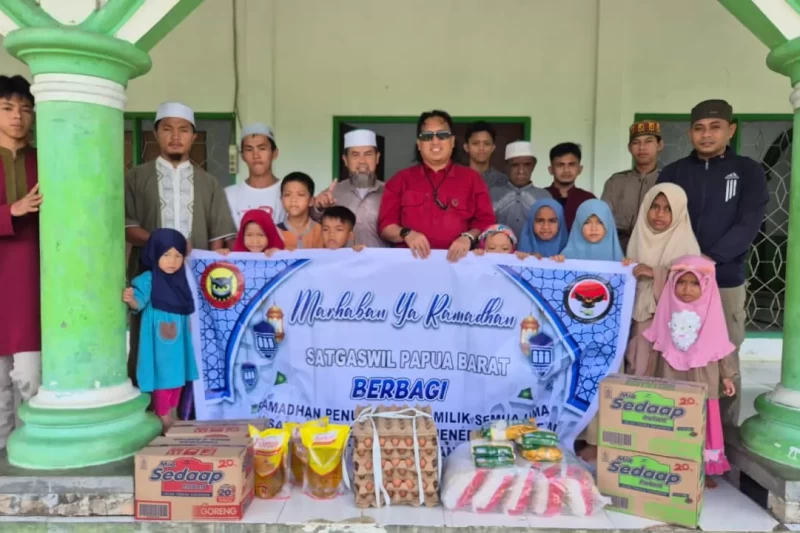 Satgaswil Papua Barat Salurkan Bantuan Sosial ke Ponpes Khilafatul Muslimin