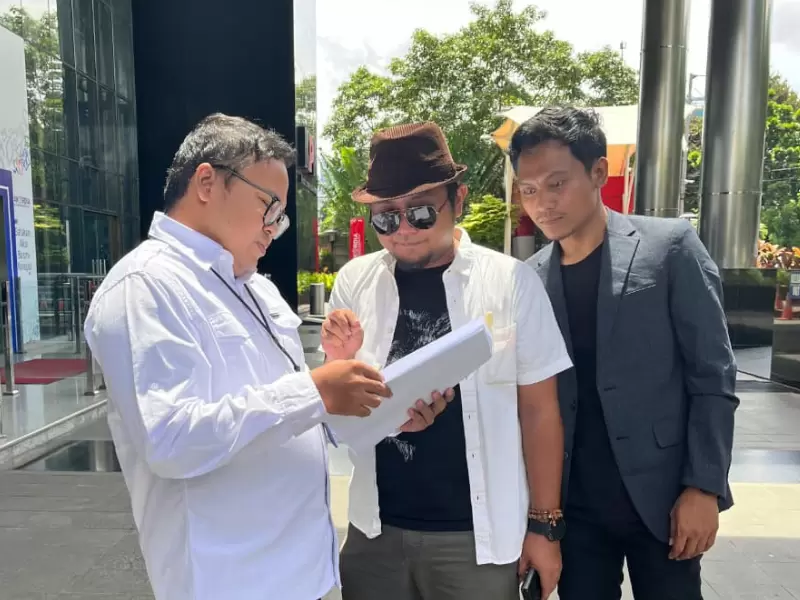 Mustafiq, Aktivis Jawa Timur saat melapor ke KPK (Dok. Istimewa)