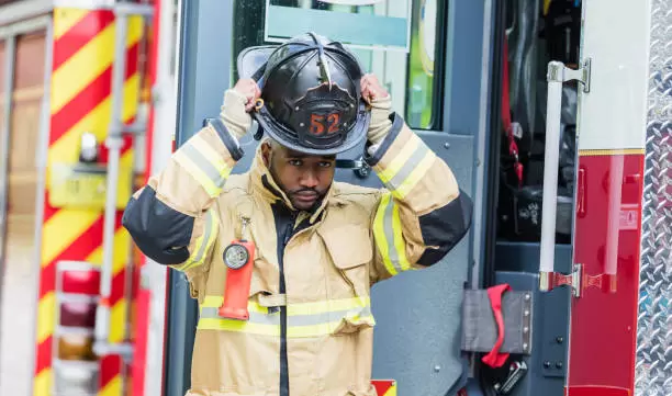 helm pemadam kebakaran