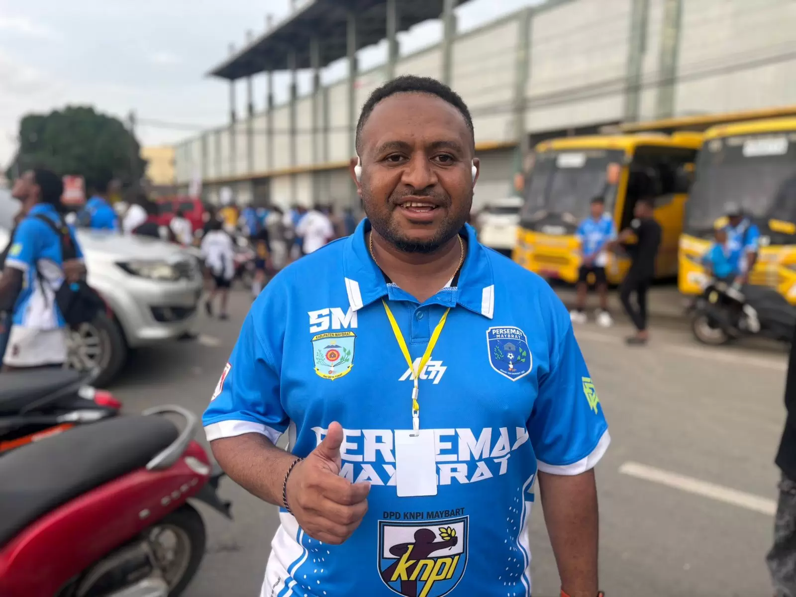 Manager Persemay Maybrat Steven M. Murafer