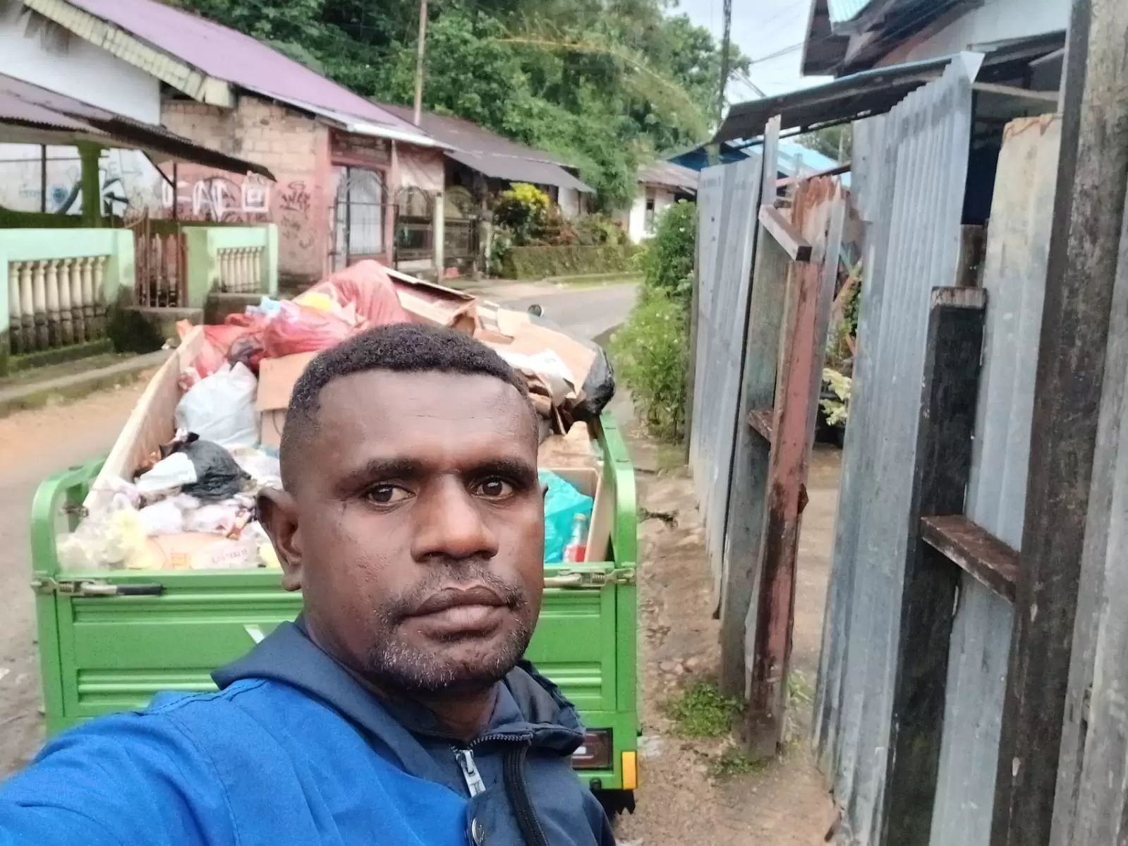 Penggiat lingkungan di Kota Sorong Natayel Jitmau