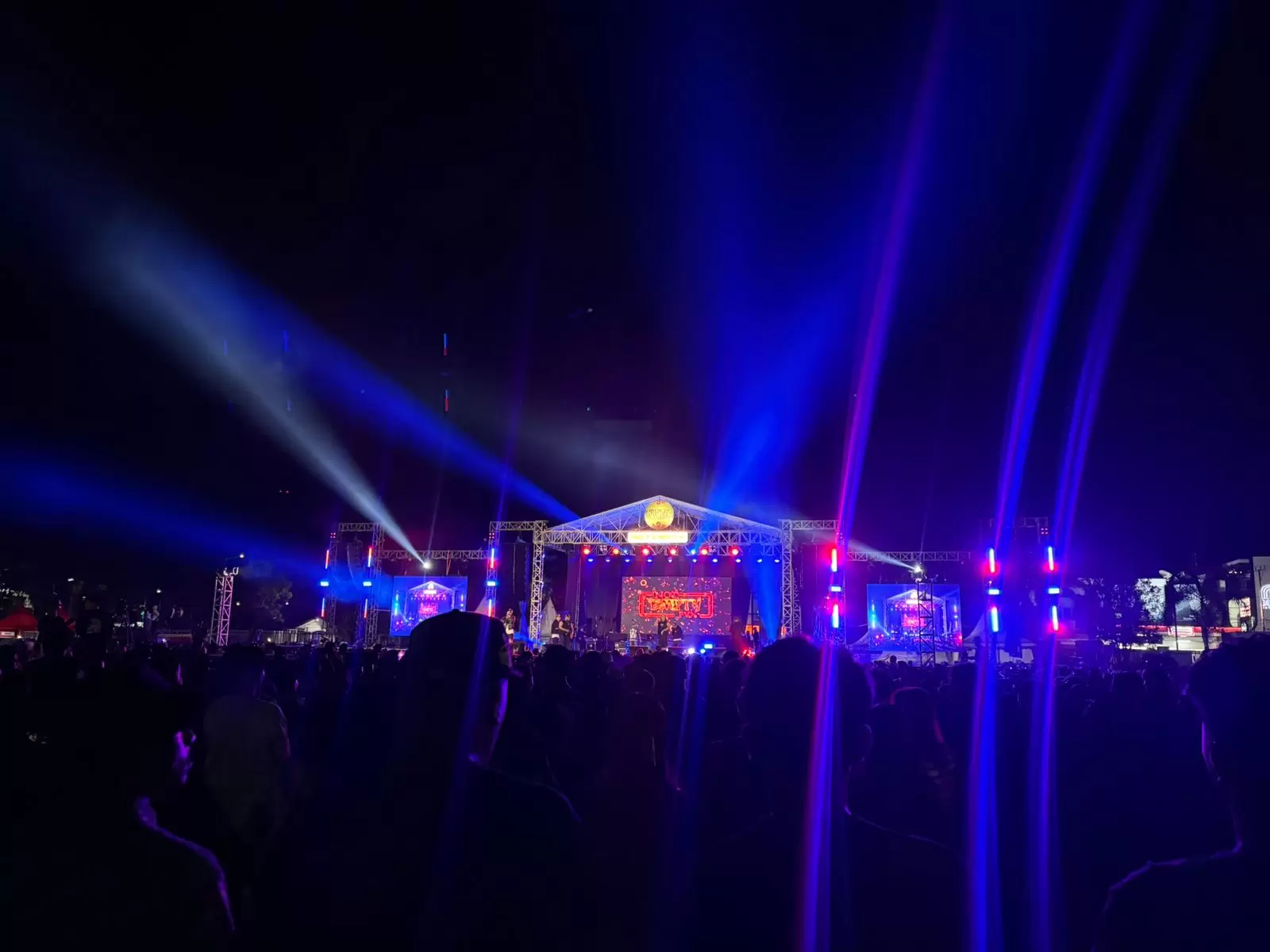 Ribuan Masyarakat Padati Alun-Alun Aimas, NDX A.K.A Sukses Hibur Warga di Konser PVJ 2026