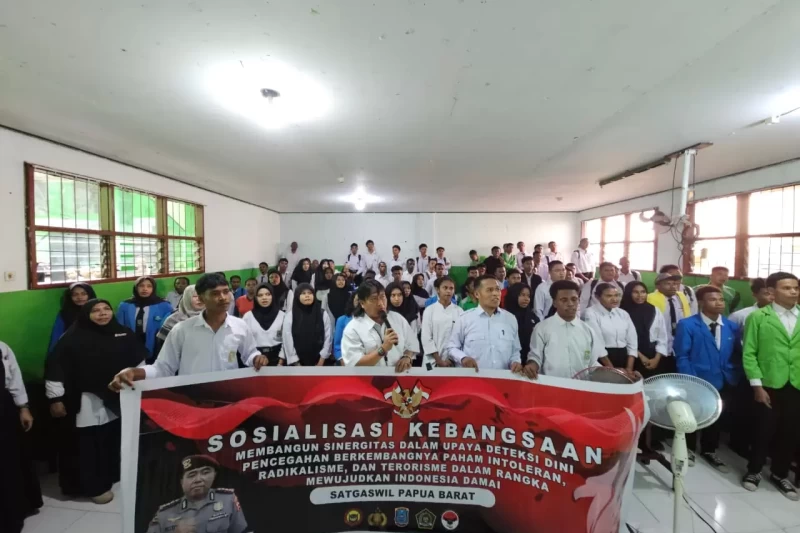 Satgaswil Papua Barat Edukasi 300 Siswa SMK YAPIS Fakfak Cegah Radikalisme di Media Sosial