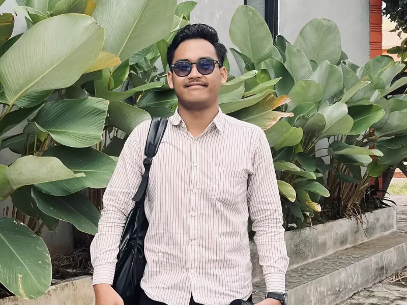 Penulis adalah Ach Nur Fairuzie, Mahasiswa Biologi UNISMA