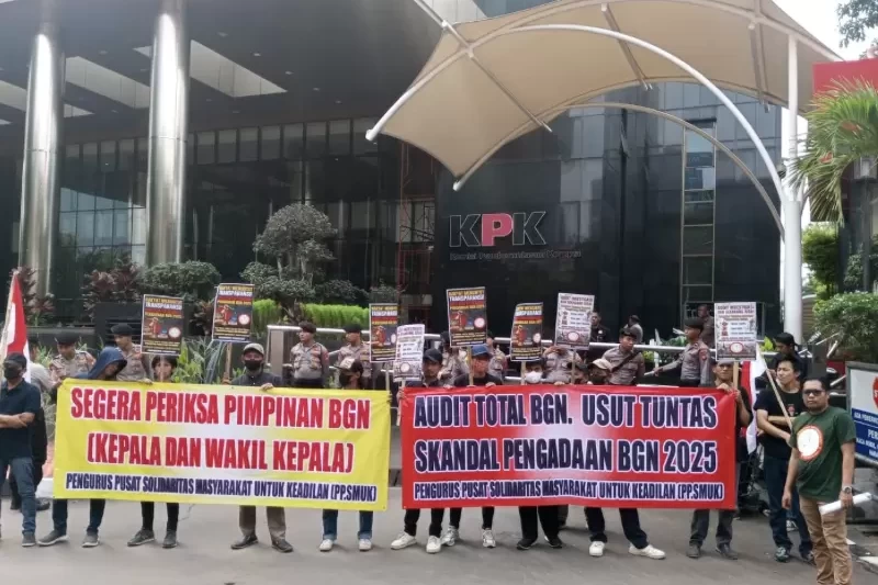 Solidaritas Masyarakat untuk Keadilan (SMUK) menggelar aksi demonstrasi di depan gedung KPK (Dok. istimewa)