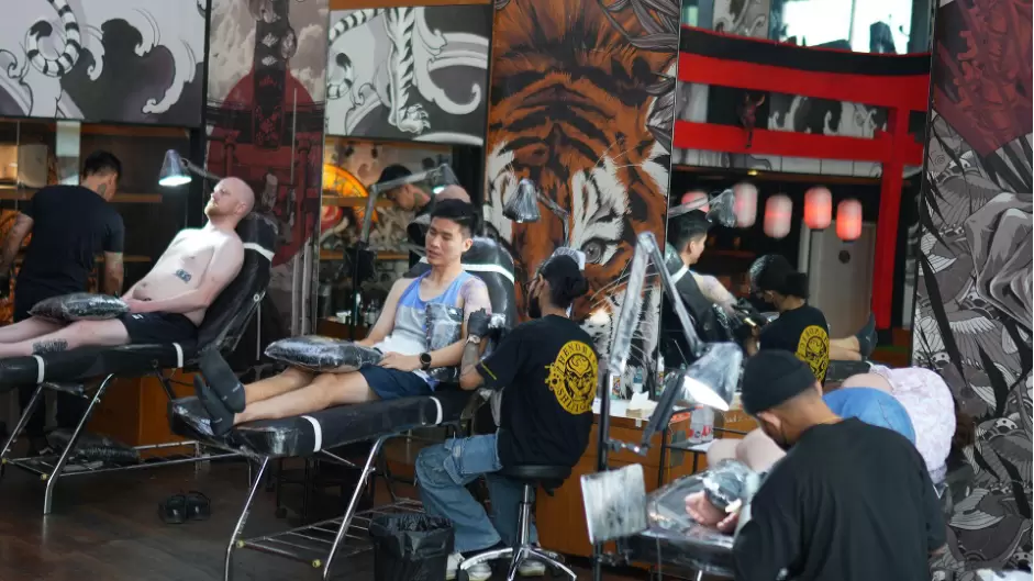 Cover Up dan Fine Line Tattoo