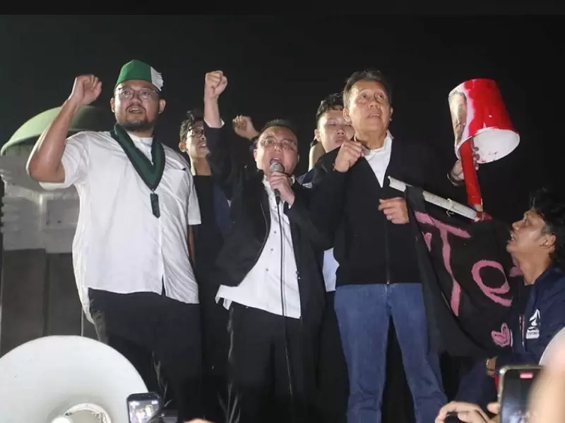 Dasco Saat Menemui Mahasiswa yang Demo di DPR