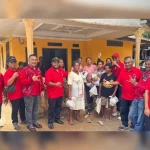 DPC PDI Perjuangan Kota Sorong Salurkan Ratusan Paket Sembako Warga